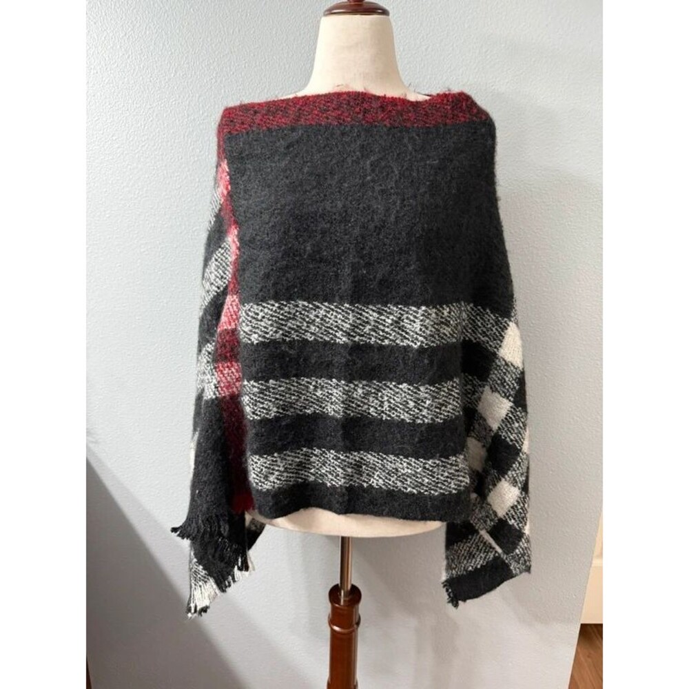 Fadivo New York Plaid Fringe Pullover Poncho Black Red Cream NWT